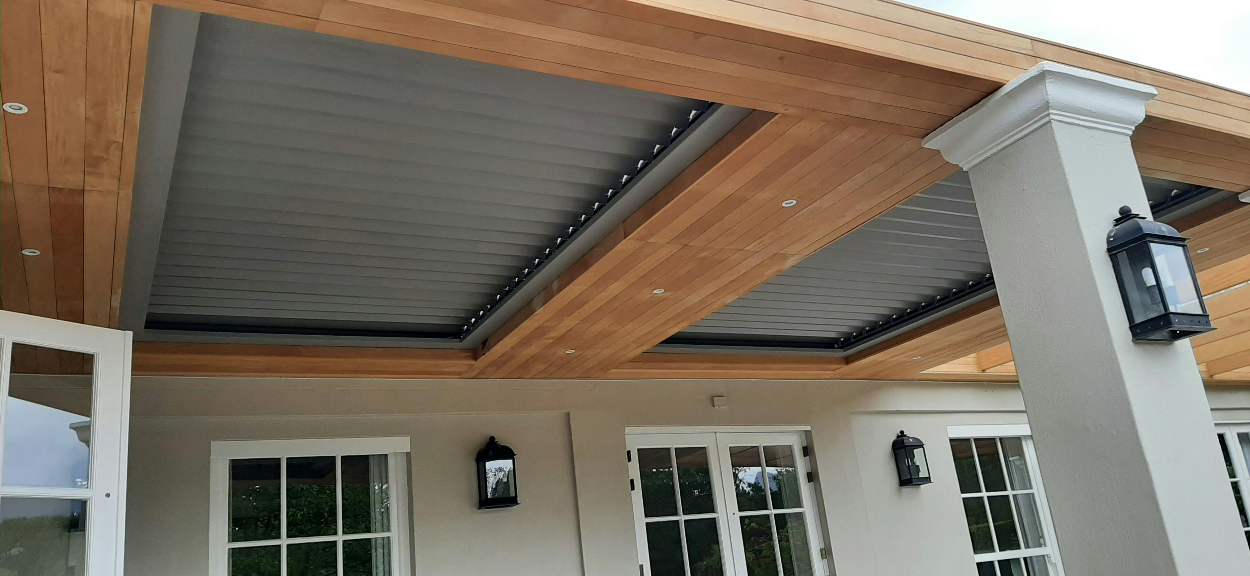 Adjustable Louvre Awnings